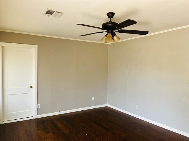 Foto del edificio - 3029 W Fairfield Ave