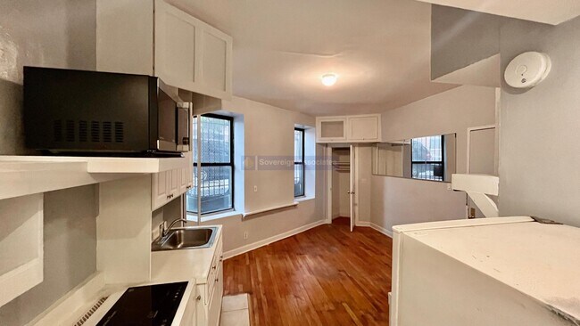 Building Photo - 150 Haven Avenue