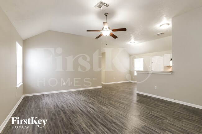 Foto del edificio - 19375 Strathmore Pl Ln