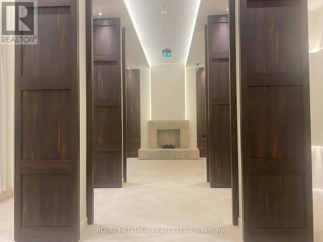 Photo du bâtiment - 425 Front St E