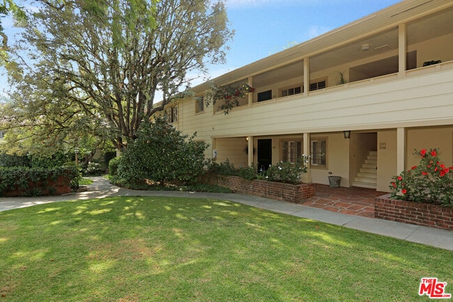 Building Photo - 11901 Sunset Blvd