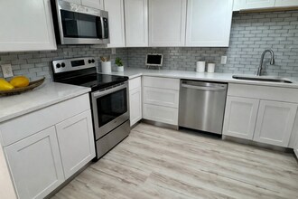 Building Photo - 2003 Larkhall Rd