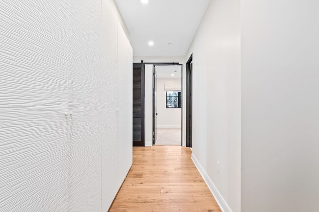 Building Photo - 10674 Ashton Ave