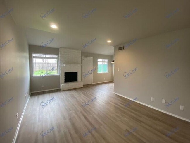 Building Photo - 3106 Trenton Dr