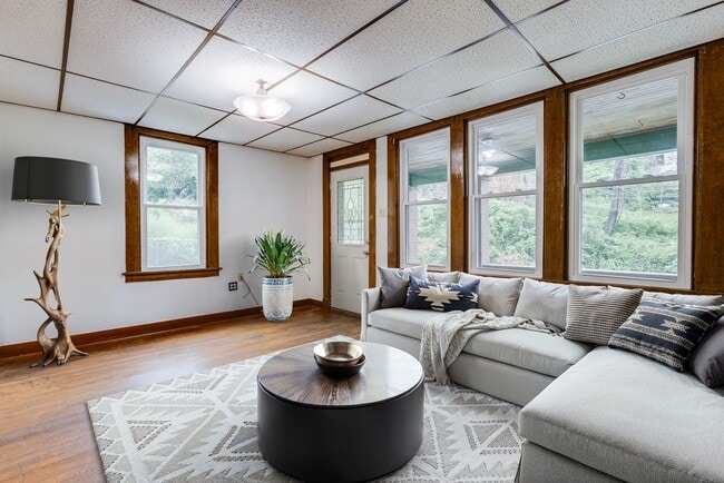 Photo - 2642 Quarry St Apartment