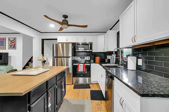 Foto del edificio - 9104 W 69th Terrace