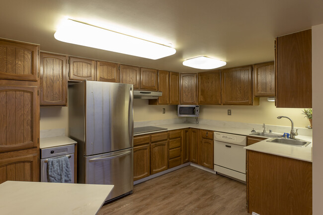 Kitchen - 1113 W Fireweed Ln