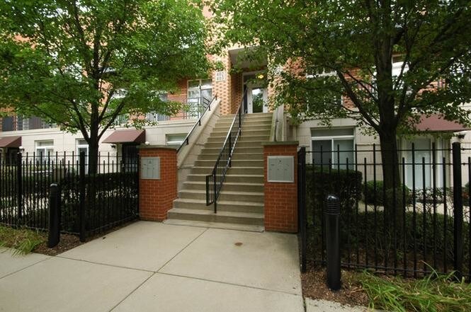 Primary Photo - 1033 E 46th St