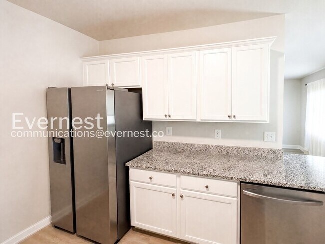 Building Photo - 3-Bed/2.5-Bath/ Pet Friendly/Available Soon!