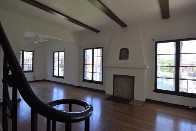 Foto del edificio - 1417 S Crescent Heights Blvd