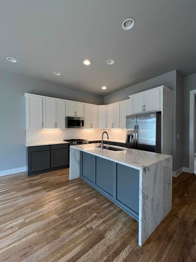 Foto del edificio - 976 Youngs Ln