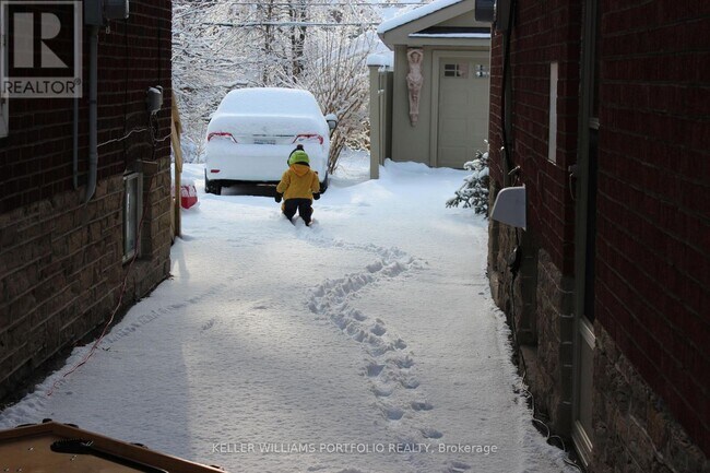 Photo du bâtiment - 145 Glengrove Ave W