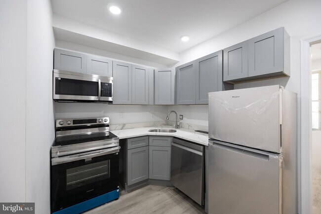 Foto del edificio - 948 Belmont Ave