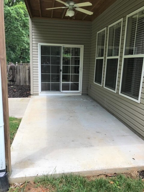 Building Photo - 804 Clover Fields Ln