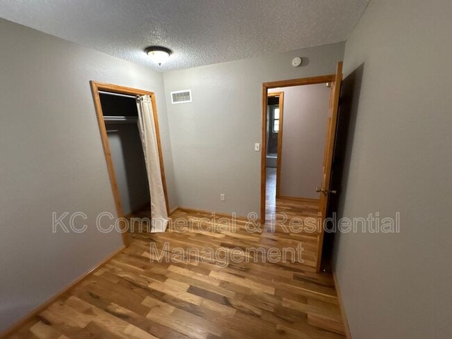 Foto del edificio - 4508 NW Valley View Rd