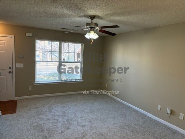 Building Photo - 306 Lauren Dr