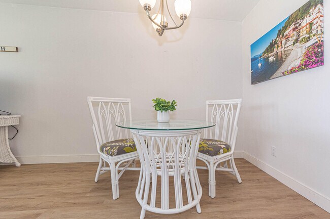 Foto del edificio - 60 Woodland Dr