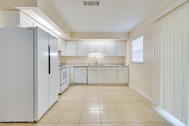 Foto del edificio - 1608 Palmer Dr