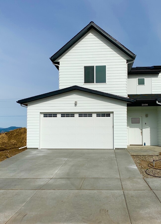 Building Photo - 2008 Chipset St