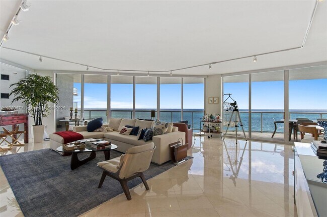 Foto del edificio - 18671 Collins Ave