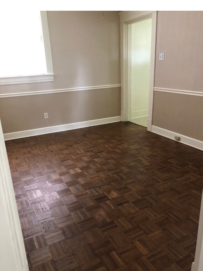Bonus Room - 2014 Woodbourne Ave