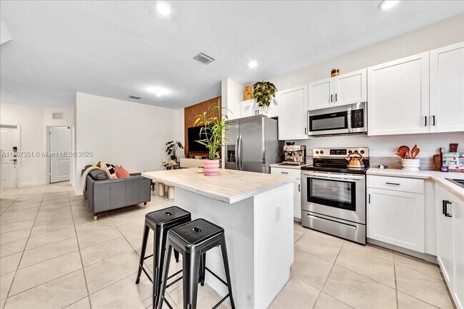 Foto del edificio - 21059 NE 8th Ave
