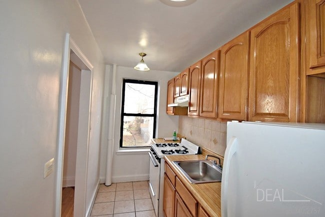 Building Photo - 725 4th Avenue #J3R