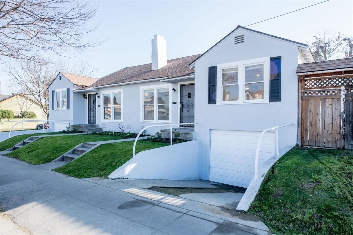 Foto principal - 307-309 W Olive Ave