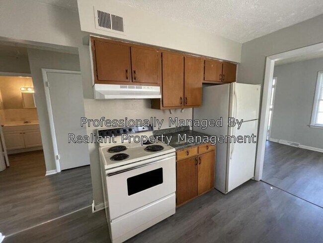 Building Photo - 2253 Alexandria Dr