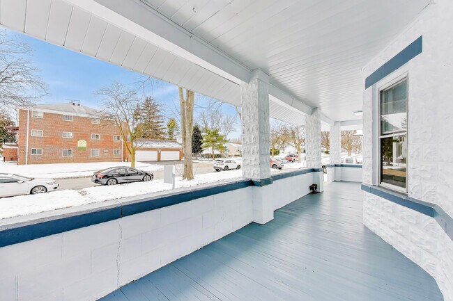 Foto del edificio - 1638 Oakwood Ave