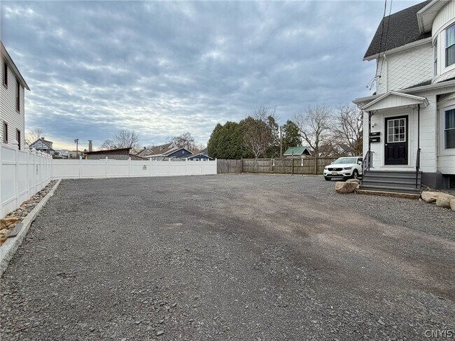 Foto del edificio - 1015 White Pl