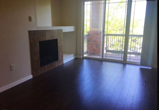 Building Photo - 2450 Windrow Dr