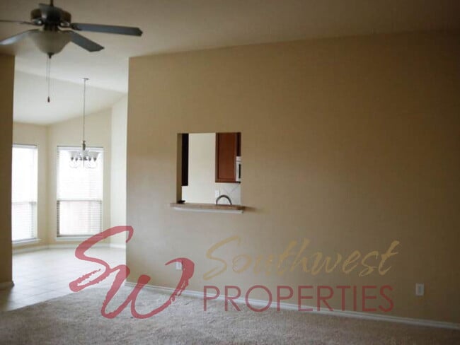 Building Photo - Spacious home in excellent area