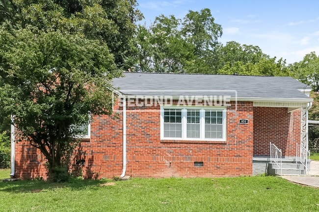 Building Photo - 820 Slaton St