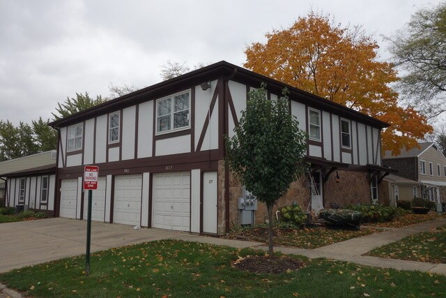 Primary Photo - 325 Farmington Ln
