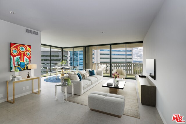 Foto principal - 9255 Doheny Rd