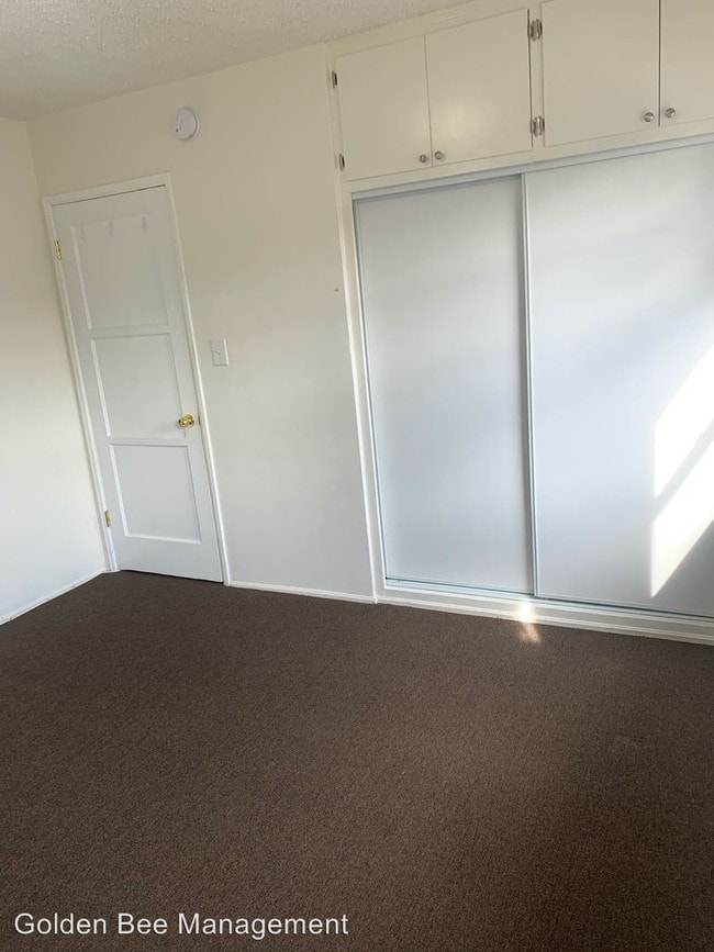 Foto del edificio - 5701-5713 Corbett St