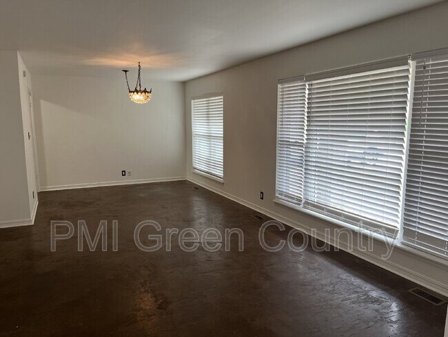 Foto del edificio - 3602 E 70th St