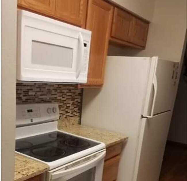 Cerca de nuevos electrodomésticos - 808 W 28th St
