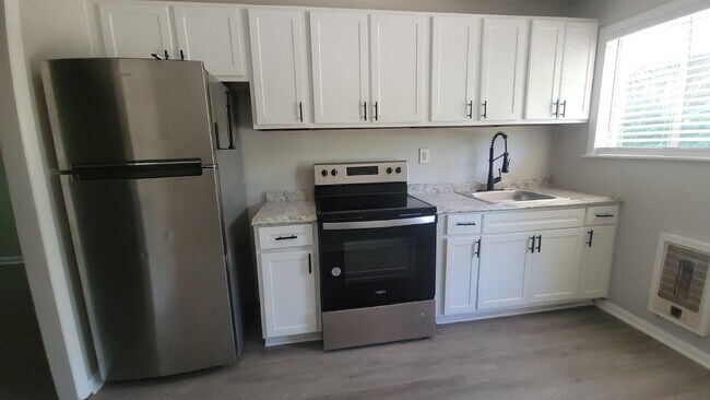 Foto del edificio - 3815 Mcvay Street Southwest Apt C