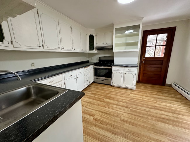 Building Photo - 73 Durant St