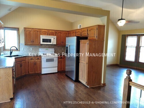 Foto del edificio - 15121 W 147th St