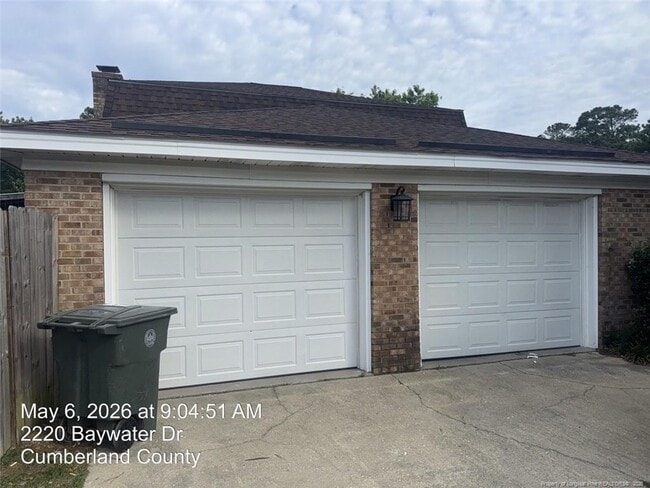Building Photo - 2220 Baywater Dr