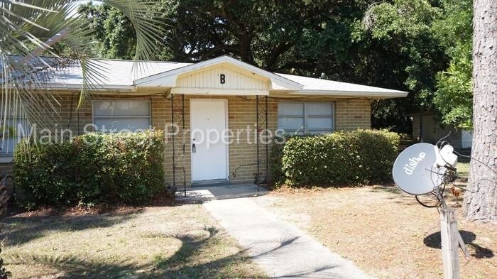 Primary Photo - 700 Mills Avenue, Unit B