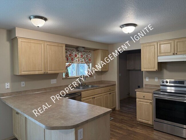 Building Photo - 53377 Eagle Ln