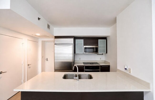 Building Photo - 500 Brickell Ave