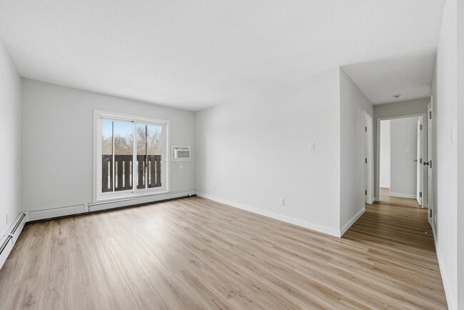 Building Photo - West Ridge Apartments