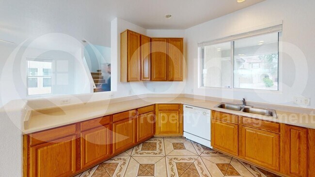 Foto del edificio - 4720 W Lindenthal Ln