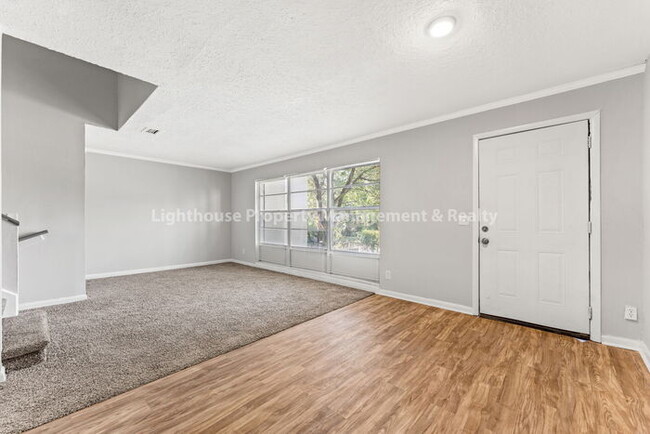 Foto del edificio - Gorgeous 4/2 Townhome-Brooklynn