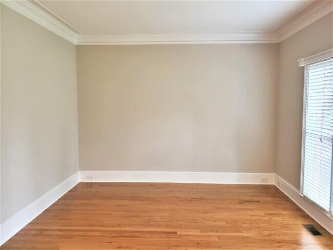 Building Photo - 3287 Birkdale Ave